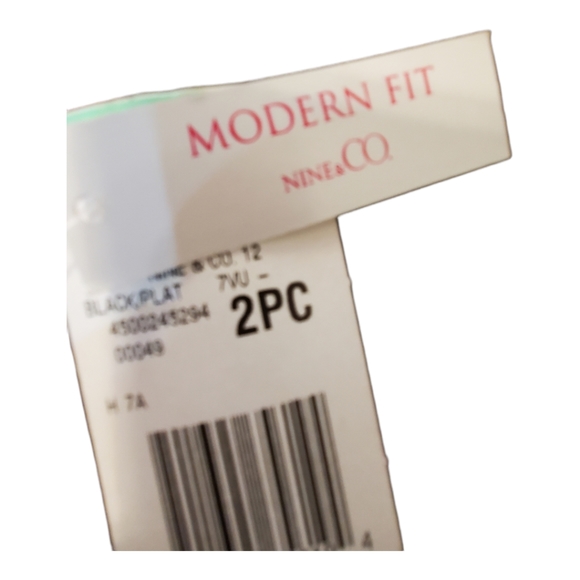 Nine & Co Suit, gray pinstripe Sz 8 - Picture 11 of 13